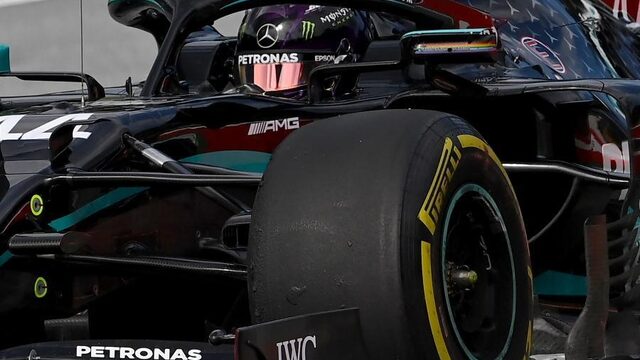 Red Bull protesteert tegen omstreden Mercedes' stuur