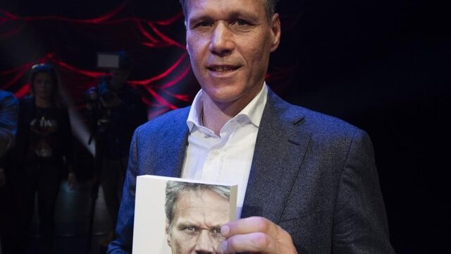 Boek maakt Van Basten weer boos om de medische fouten bij zijn blessure