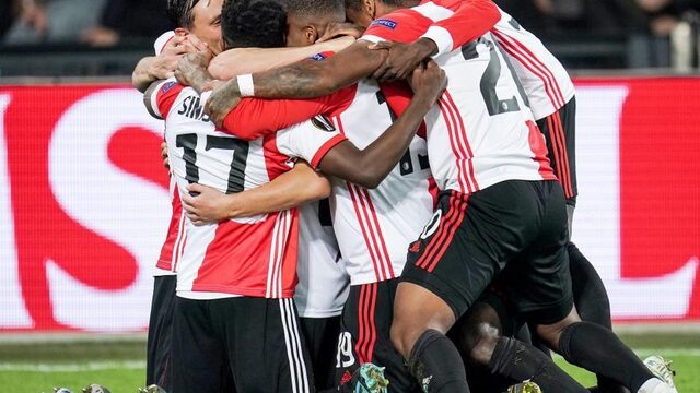 Feyenoord verrast Porto, AZ pakt knap een punt tegen Manchester United