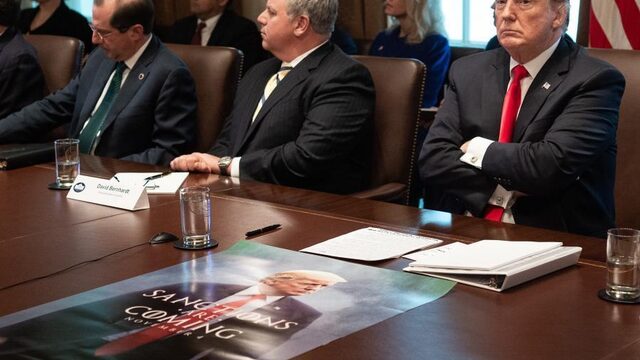 Trump: overheid blijft zolang als nodig is op slot