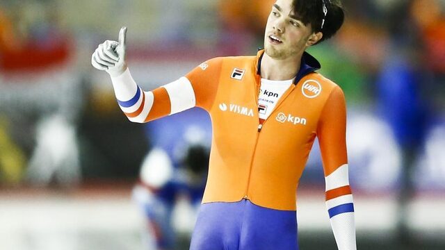 Roest levert fractie in, maar behoudt de leiding bij WK allround