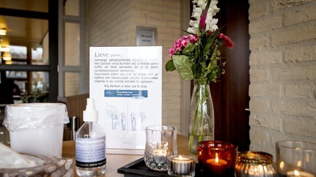 'Raakt je dat je met dierbaren naar crematorium gaat en echtgenote niet aanwezig kan zijn'