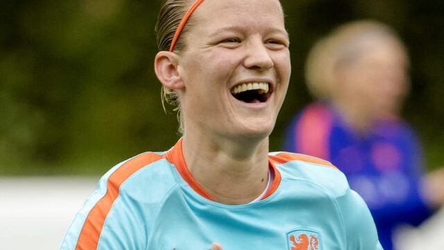 Voetbalster Mandy van den Berg naar PSV