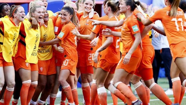 Luister Nederland - Zweden live op NPO Radio 1