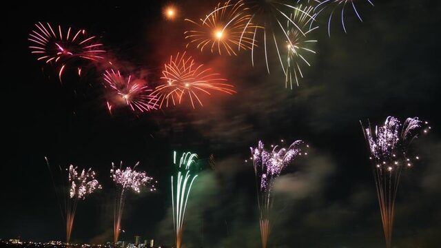 Stand.nl: Nederland moet op een andere manier Oud en Nieuw gaan vieren