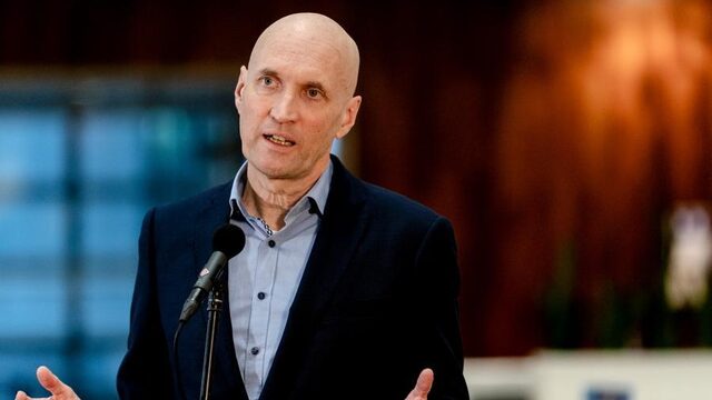 Ernst Kuipers: beoordeel Spoetnik-vaccin met spoed