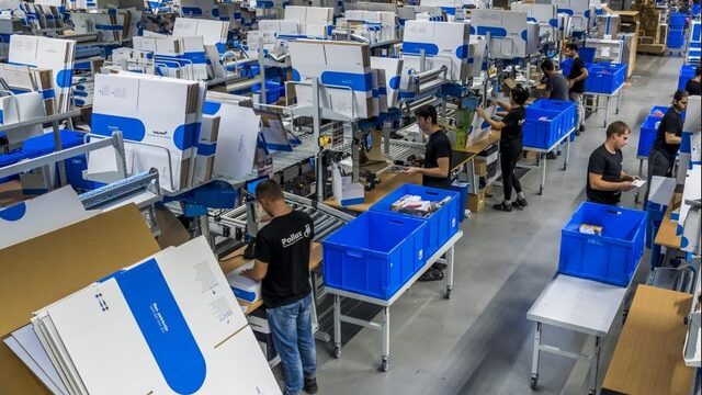 Achter de schermen bij Bol.com: 'Het echte schandaal zit hem in de leefomstandigheden'