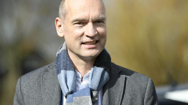 'Segers toont weinig dapperheid met feitelijke motie van wantrouwen'