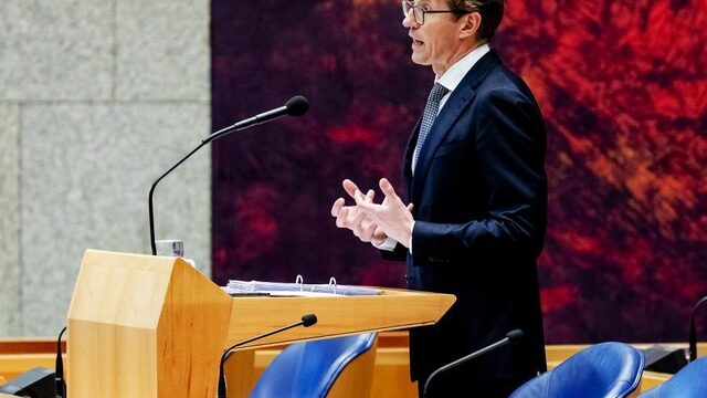 Dekker belooft 'tempo te zetten' op maatregelen