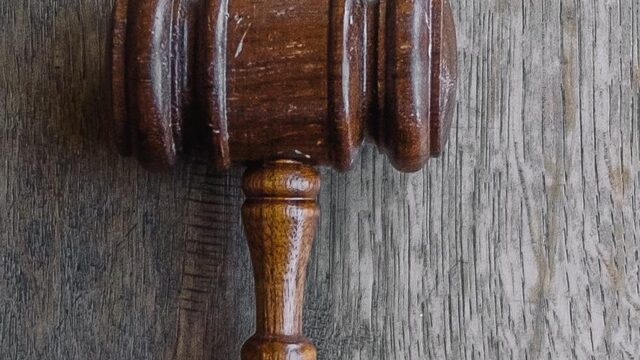 Bezwaar tegen ontslag: Rechter Korthals Altes (70) wil doorwerken na pensioen