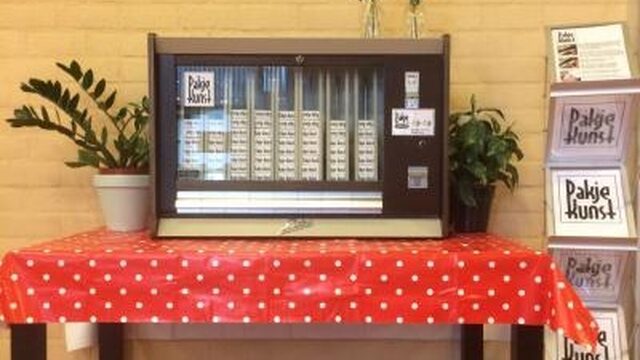 De sigarettenautomaat is terug