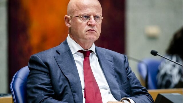 Staatsrechtdeskundige: 'Het beleid lijkt te worden aangepast als een minister zich niet aan regels houdt'