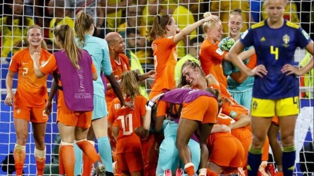 Nederland bereikt WK-finale na thriller tegen Zweden