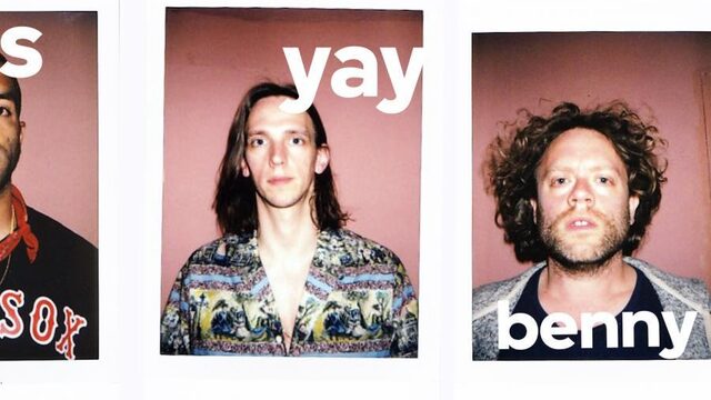 Kantoor-ongemakkelijkheid en liedjes als de Bijbel