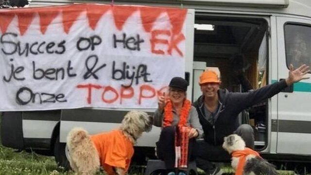 Voetbalouders beleven EK vanuit een camper