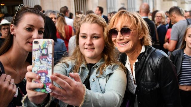 680 Facebookvrienden? Nee joh, de meesten hebben maar drie echt goede vrienden