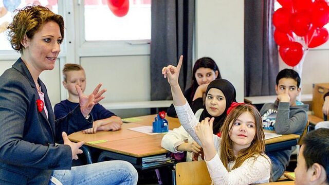 Zzp-docenten vullen lege plekken op, maar kwaliteit gaat omlaag