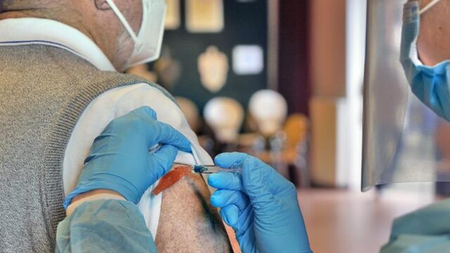Podcast De Dag: zo leg je de vaccin-puzzel