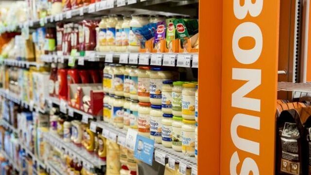 Twee grote supermarktenketens verlagen de prijzen; volgt de rest?