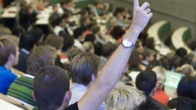 Minister grijpt niet in om opmars buitenlandse student te stoppen