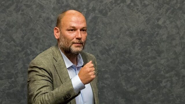 GroenLinks-leider Amsterdam: maak geen punt van Rutte en regeer mee
