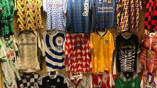 Honderden voetbalshirts met een verhaal