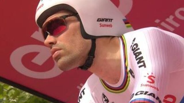 Tom Dumoulin wint openingsrit Giro D'Italia