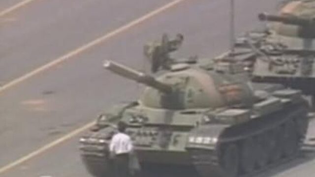 Deze Dag Toen: Tankman probeert Chinees leger tegen te houden