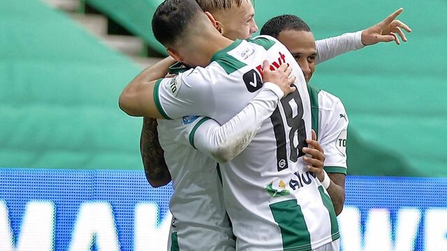 Remco Balk (FC Groningen) laat Ajax met lege handen achter