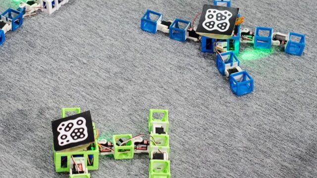 Deze vader- en moederrobot planten zichzelf voort