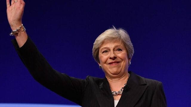 ‘Dansende premier Theresa May op partijcongres is een wanhoopsoffensief’