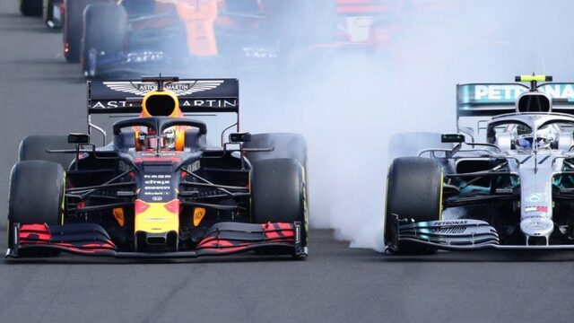 Hamilton voorbij Verstappen in slotfase GP Hongarije