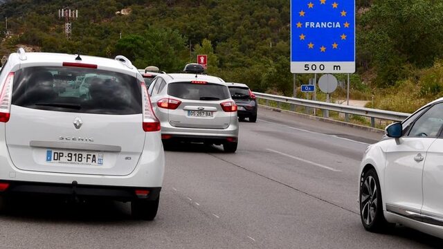 Autoverhuurders zetten consumenten nog steeds onder druk