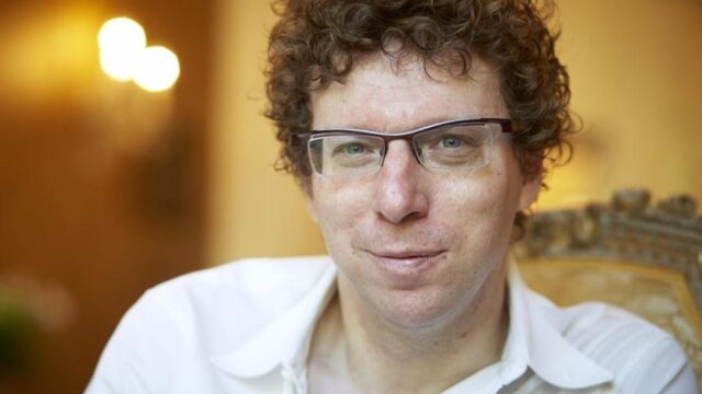 Arnon Grunberg wil nog een keer het circus in