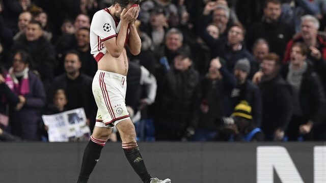 Ajax imponeert en bibbert in Londen