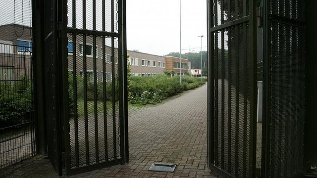Wéér tbs’er ontsnapt tijdens verlof: ‘Geef ze een enkelband’