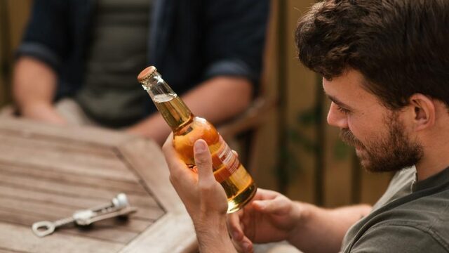 Feit of fictie: na een maand geen alcohol drinken, drink je daarna ook minder