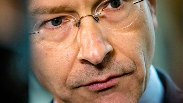 Dijsselbloem: 'Als Italië dit beleid doorzet, kan de Eurogroep het land niet redden'