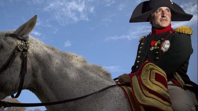200 jaar Napoleon: Macron legt krans en dat zorgt voor discussie