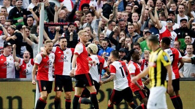 Feyenoord wint Johan Cruijff Schaal