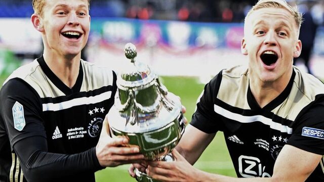 Ajax verslaat Willem II in bekerfinale met klinkende zege
