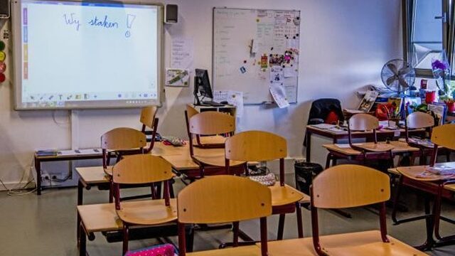 Juffen en meesters staken voor meer geld en minder werkdruk