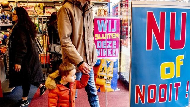 Kinderdromen in de uitverkoop. Wat als de speelgoedwinkel uitsterft?