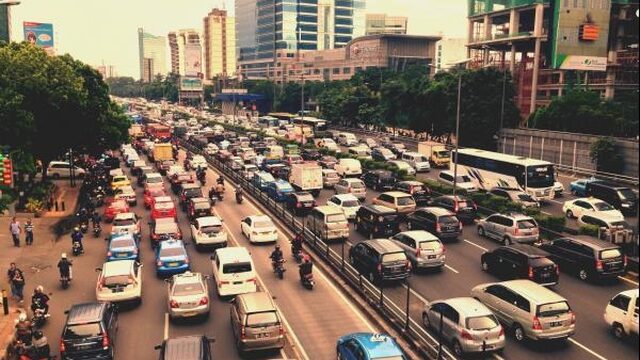 Verplicht carpoolen heel effectief tegen verkeersdrukte