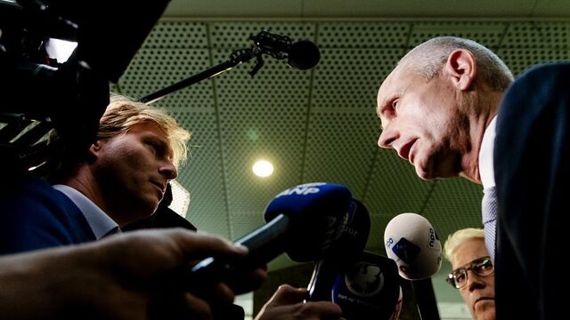Coalitie houdt vertrouwen in Blok, maar deel oppositie niet
