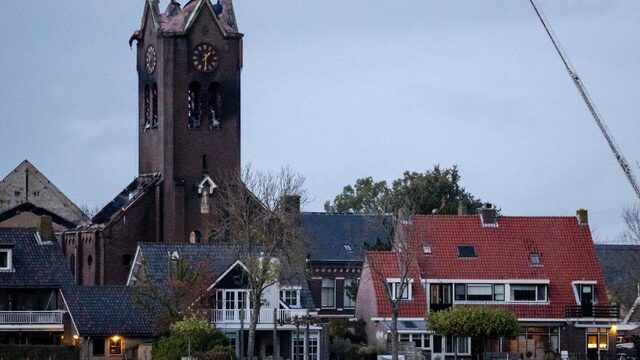 Podcast De Dag: hoe gaat een gemeenschap verder na een grote kerkbrand?