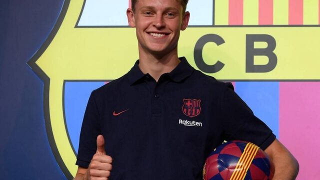 Frenkie-gekte in Barcelona: krantenkoppen, shirts en een bijzondere bus