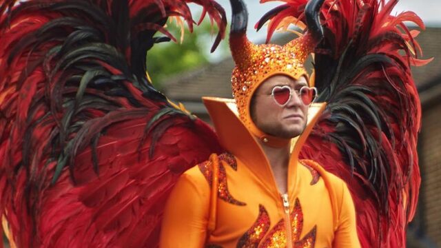 Elton John als neergestorte engel