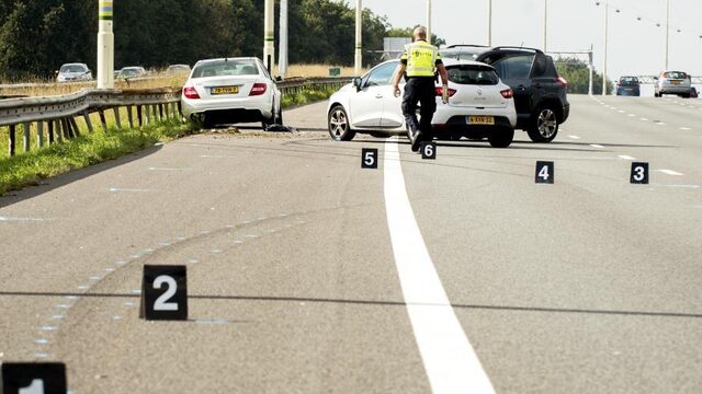 Rode Kruis: stop met filmen van ongelukken, ga liever helpen