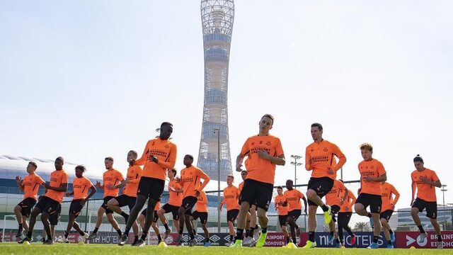 Sportforum: Ajax en PSV naar Qatar, moeten ze dat wel doen?